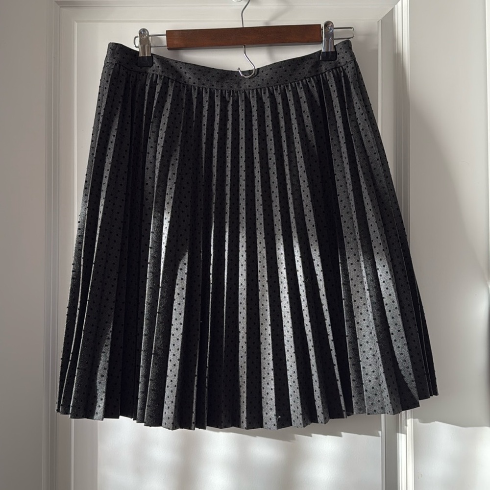 Brooks Brothers Red Fleece skirt. Size 4